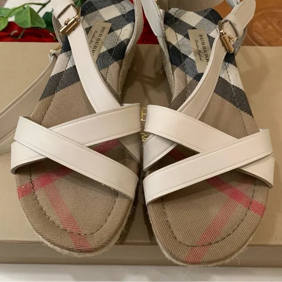 Burberry sandals - Picture 3 of 9